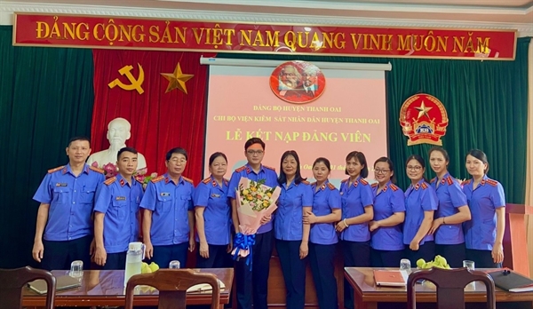 Chi bộ Viện KSND huyện Thanh Oai tổ chức lễ kết nạp Đảng viên mới